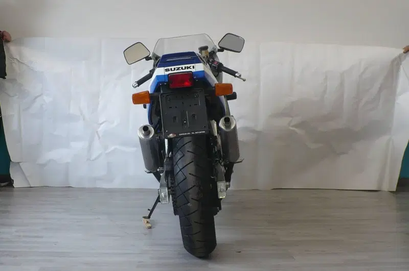 Suzuki RGV 250 Gamma (4)