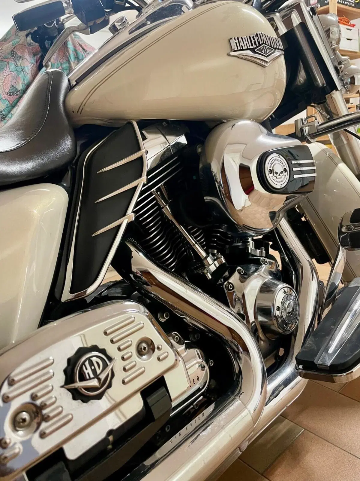 Harley-Davidson 103 Road King Classic (2014 - 16) - FLHRC (13)