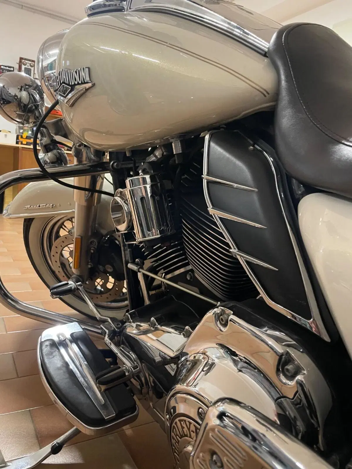 Harley-Davidson 103 Road King Classic (2014 - 16) - FLHRC (18)