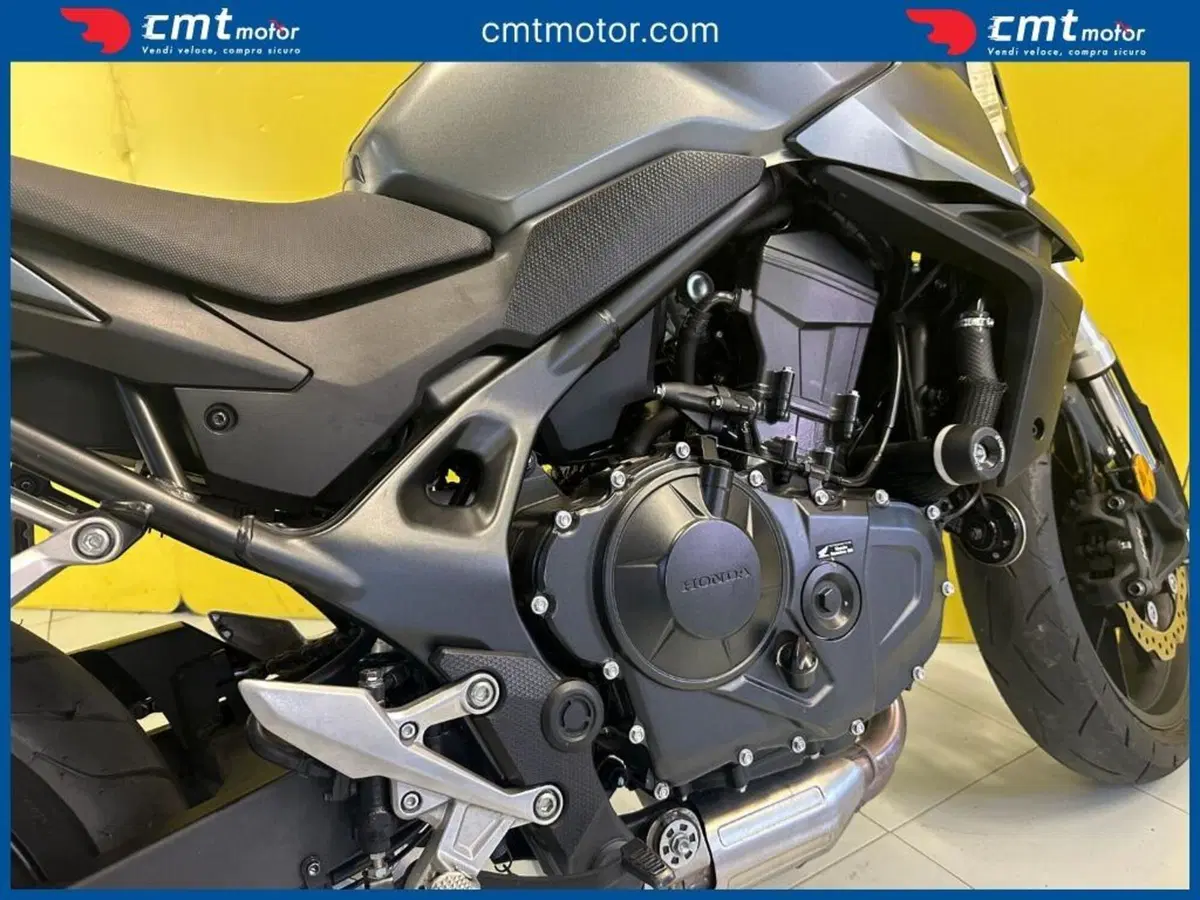 Honda CB 750 Hornet (2023 - 24) (11)