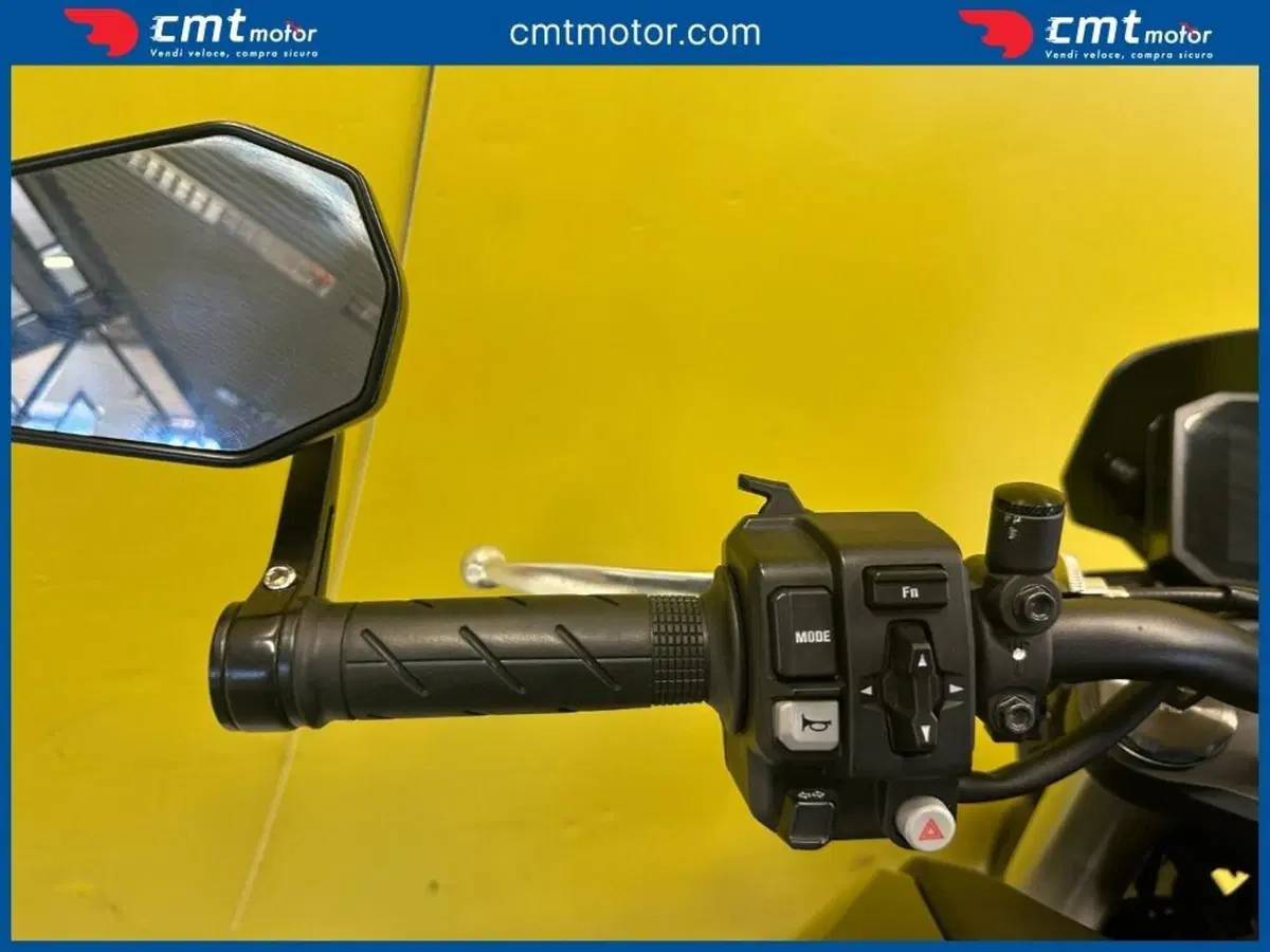Honda CB 750 Hornet (2023 - 24) (13)