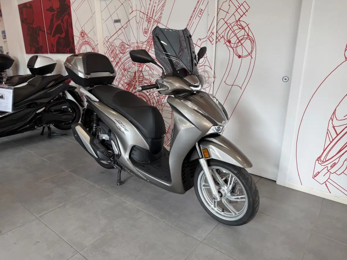 Honda SH 350 (2021 - 24) (2)