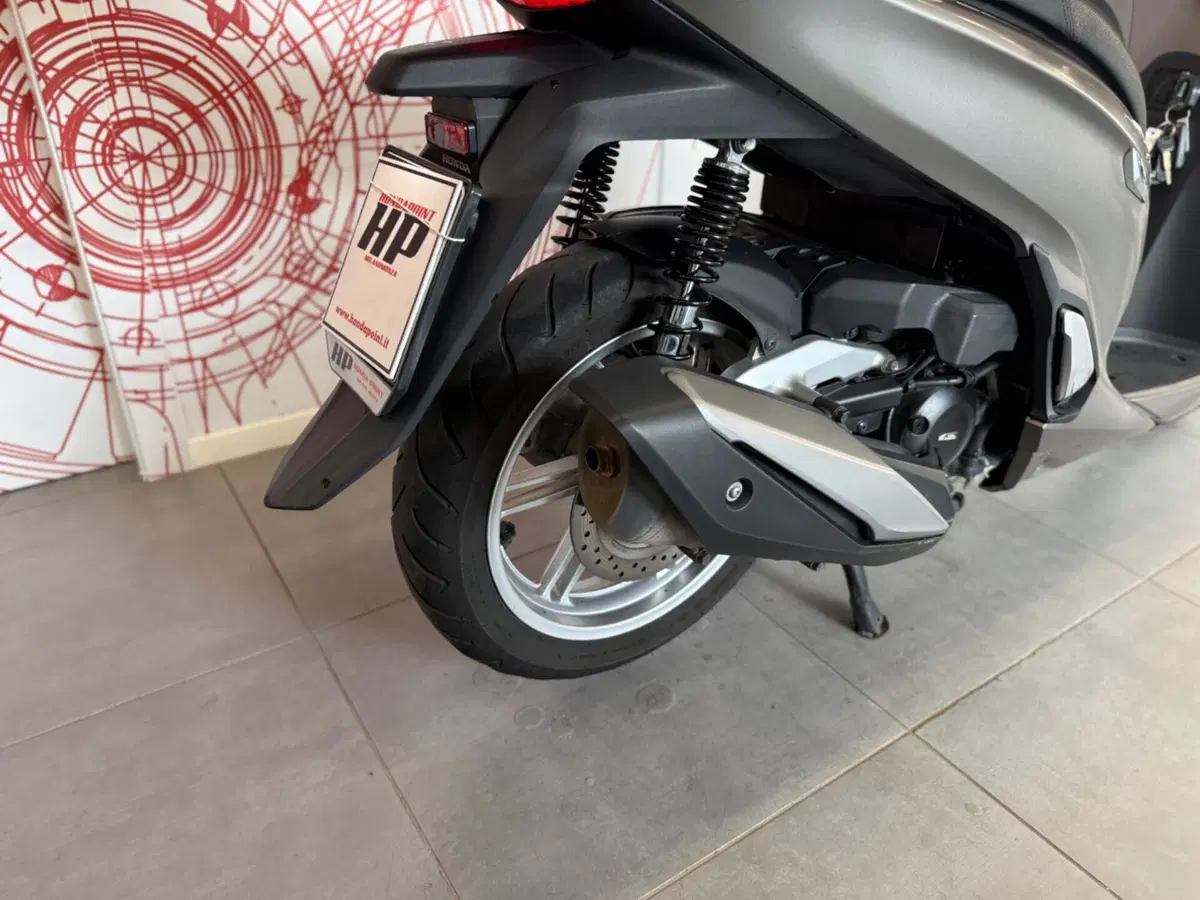 Honda SH 350 (2021 - 24) (11)