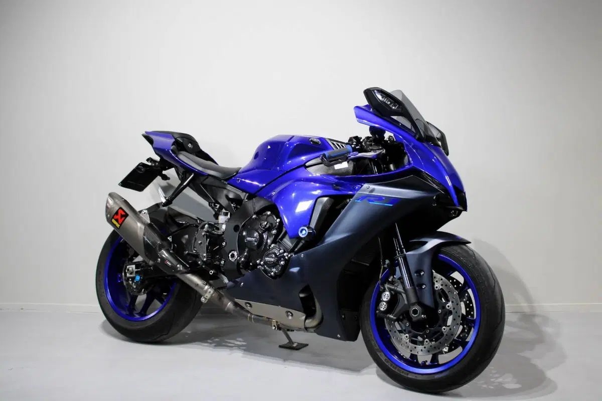 Yamaha YZF R1 (2020 - 25) (2)