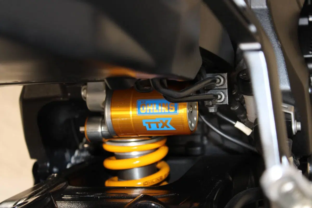 Yamaha YZF R1 (2020 - 25) (8)