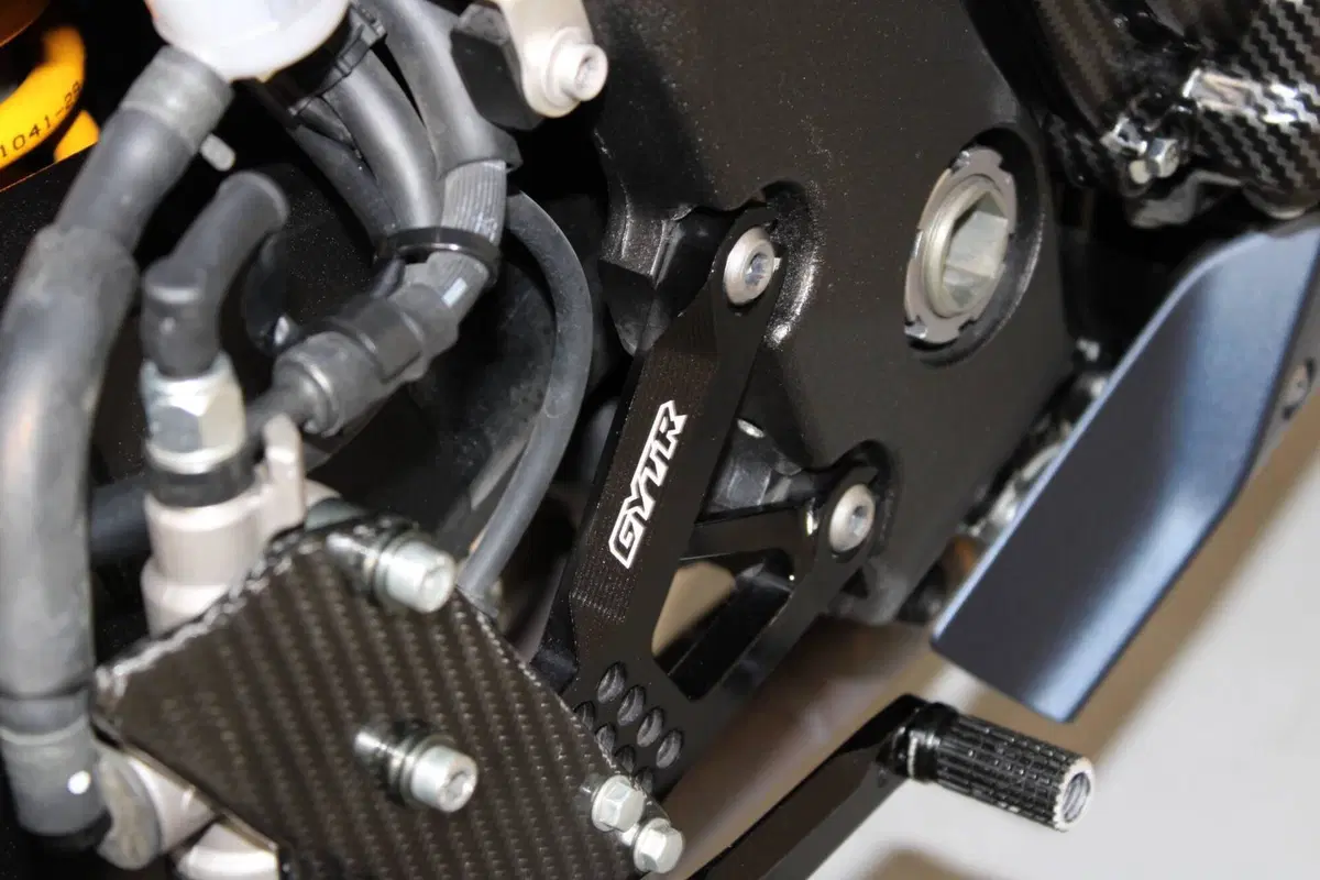 Yamaha YZF R1 (2020 - 25) (10)