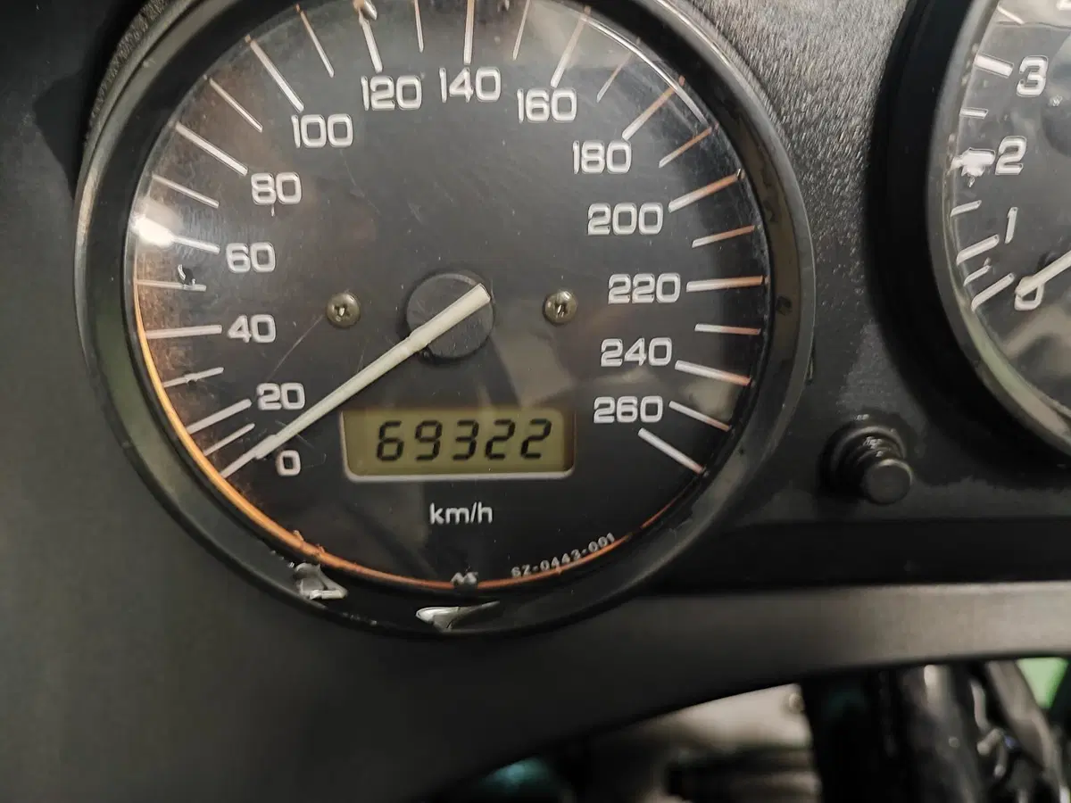 Suzuki GSX 750 F (1999 - 06) (6)
