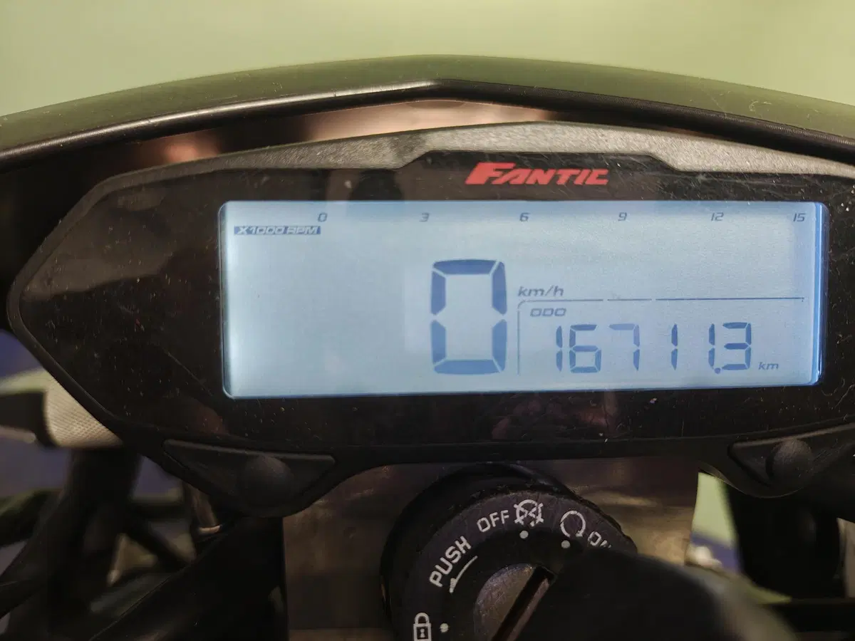 Fantic Motor Motard 125 Performance 4t (2020) (6)