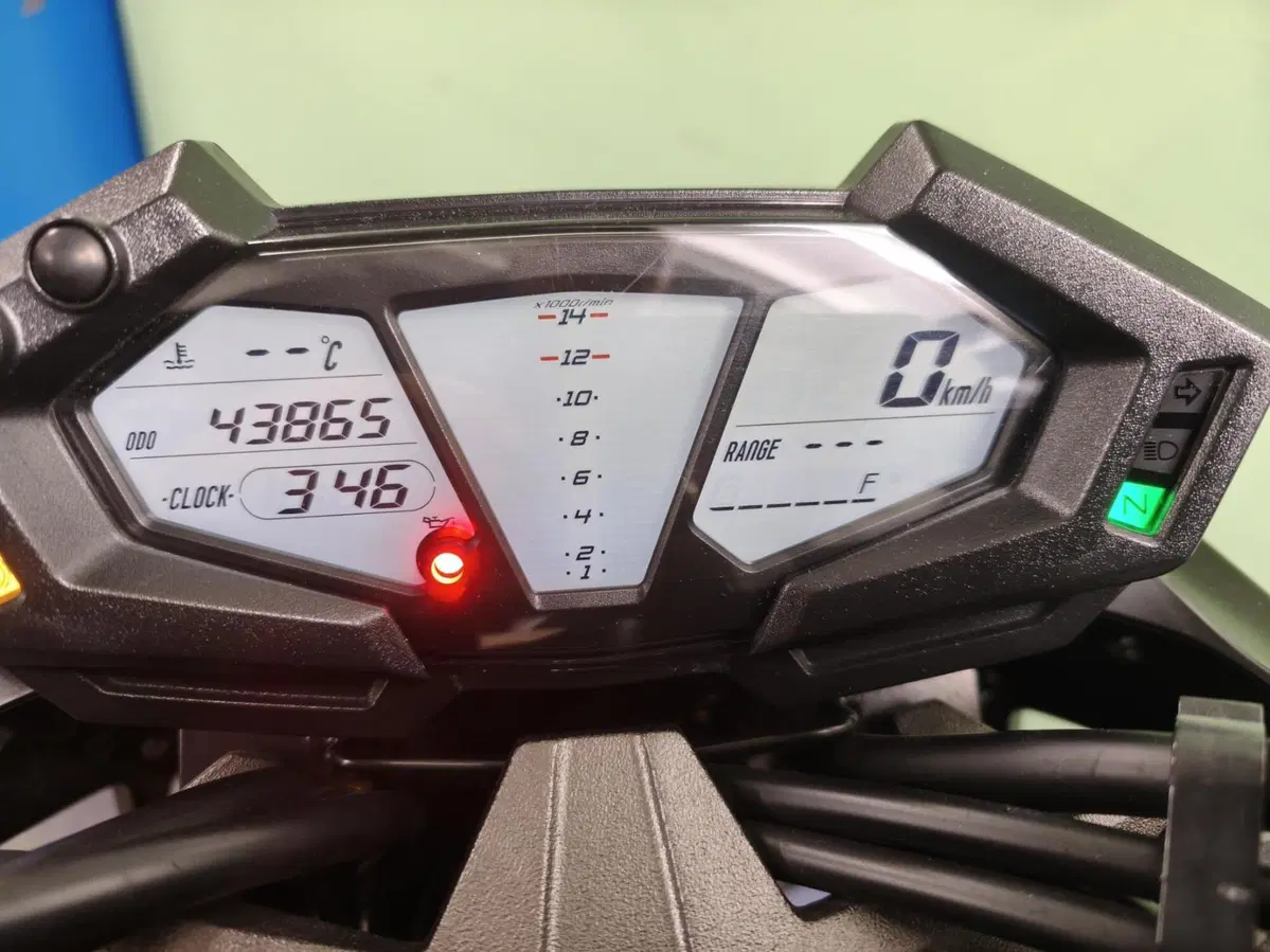 Kawasaki Z 800 e ABS (2012 - 16) (6)