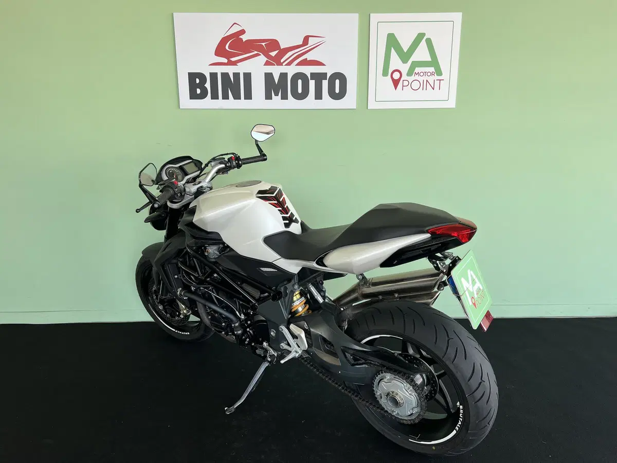 MV Agusta Brutale 920 (2011 - 12) (6)