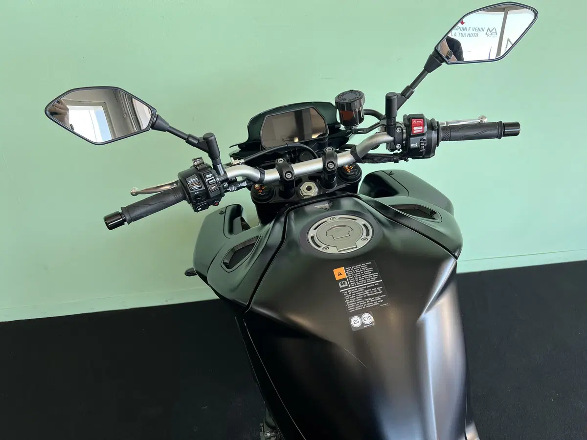 Yamaha MT-10 (2022 - 26) (17)