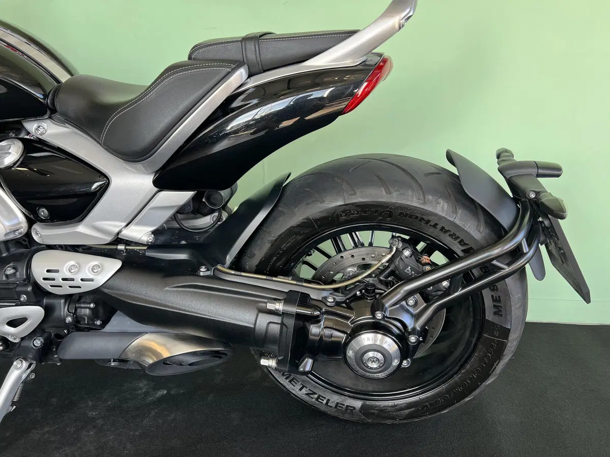 Triumph Rocket 3 R (2019 - 20) (16)