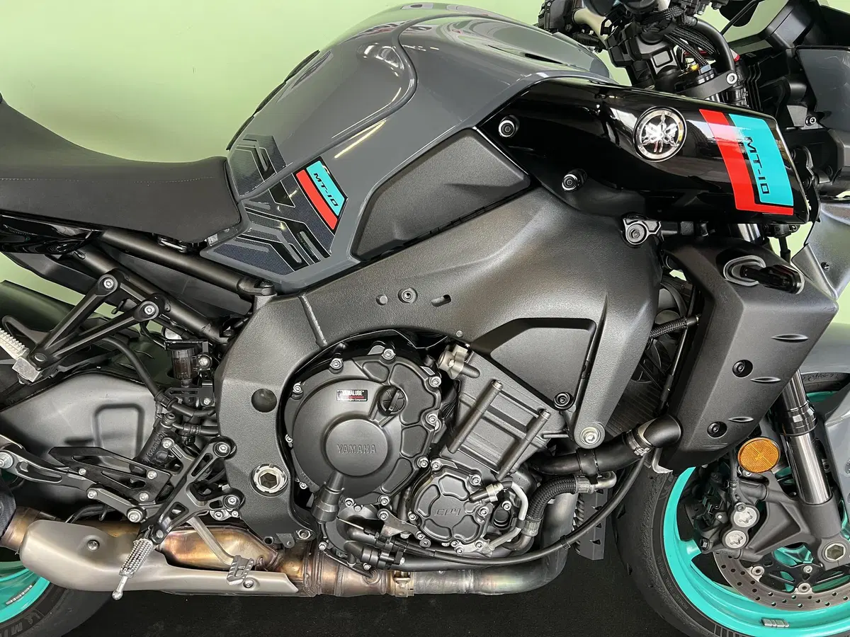 Yamaha MT-10 (2022 - 26) (9)