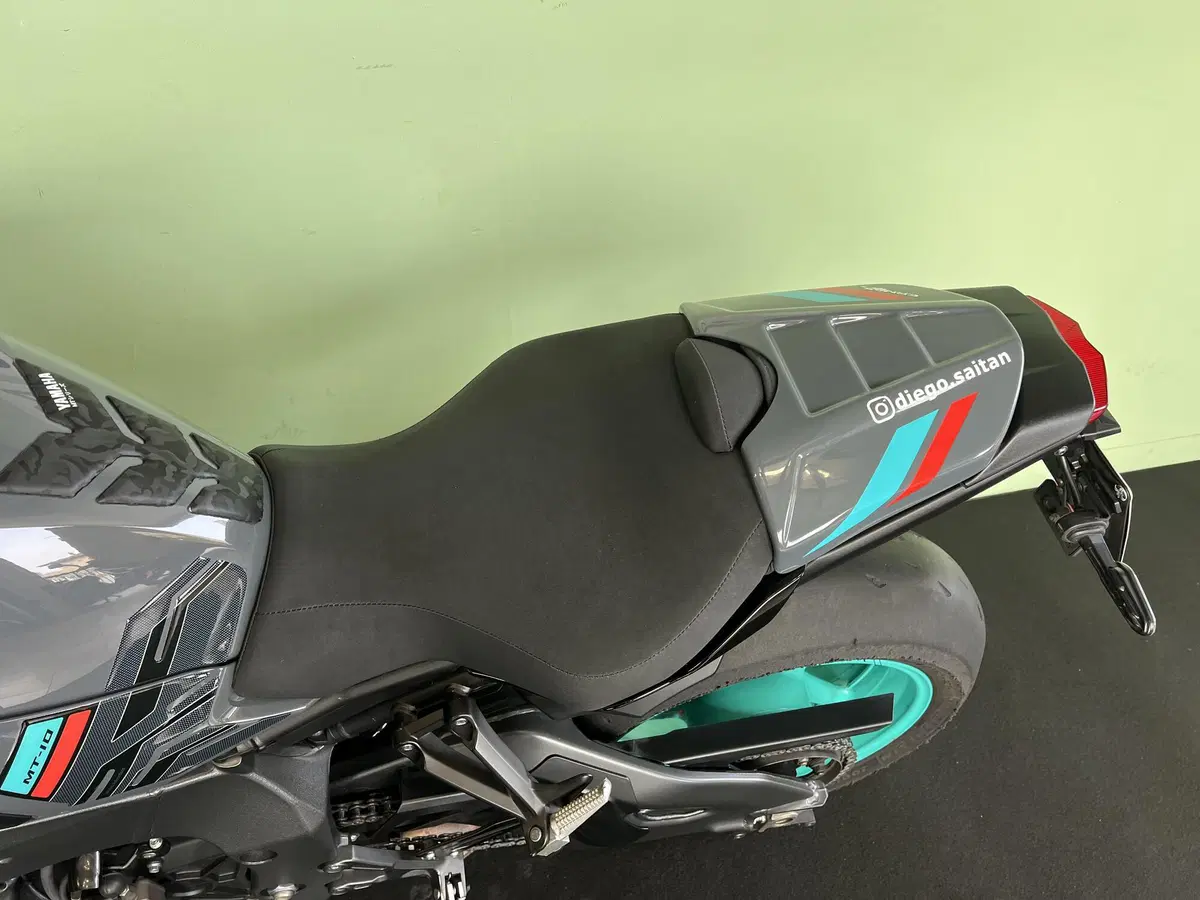 Yamaha MT-10 (2022 - 26) (17)