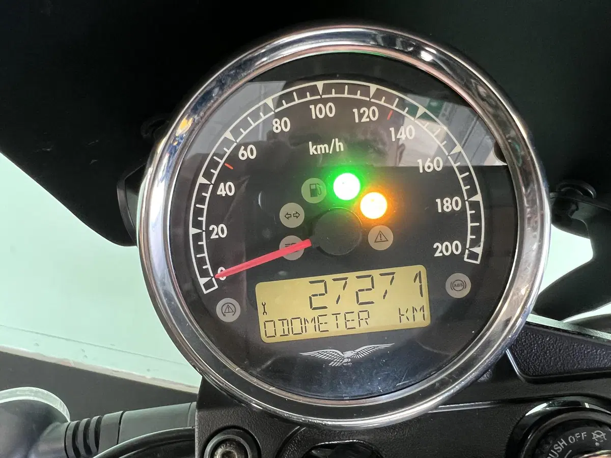 Moto Guzzi V7 III Stone (2017 - 20) (20)