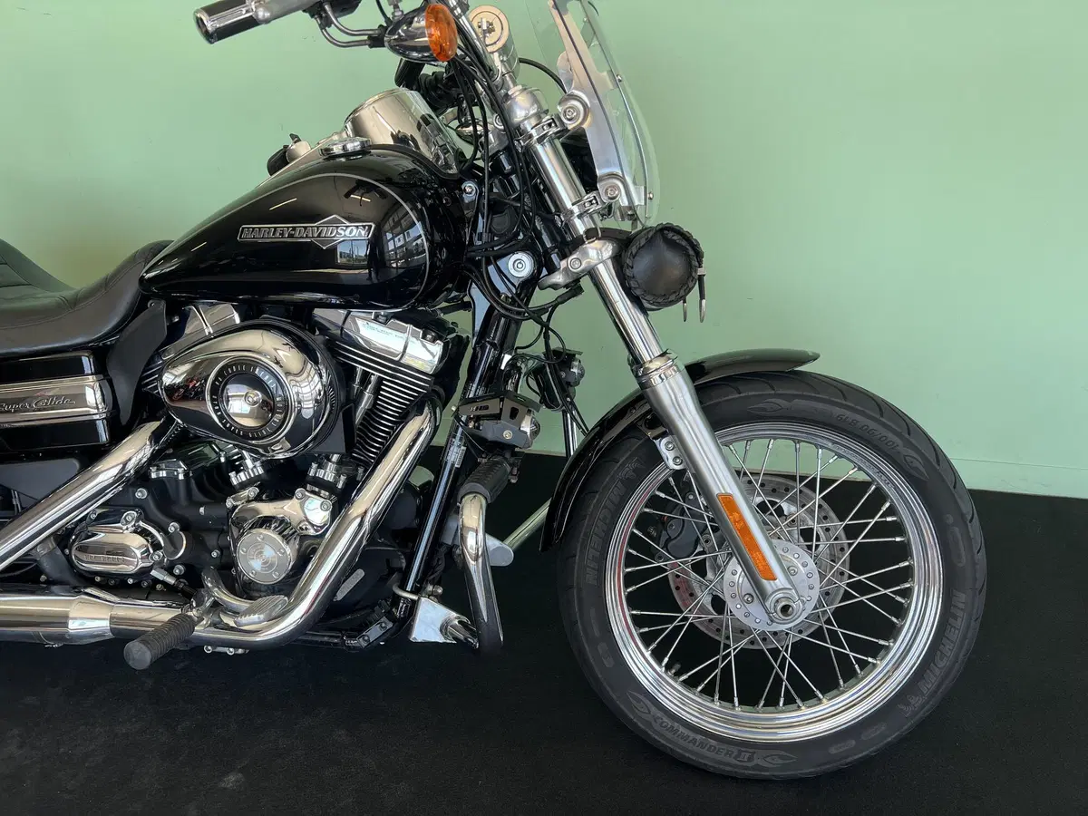 Harley-Davidson 1584 Super Glide Custom (2008 - 13) - FXDC (11)