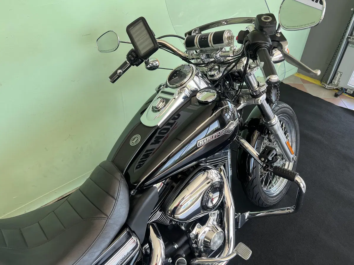 Harley-Davidson 1584 Super Glide Custom (2008 - 13) - FXDC (12)