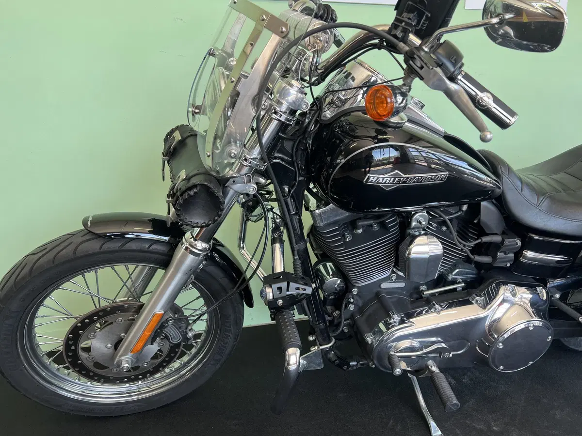 Harley-Davidson 1584 Super Glide Custom (2008 - 13) - FXDC (14)