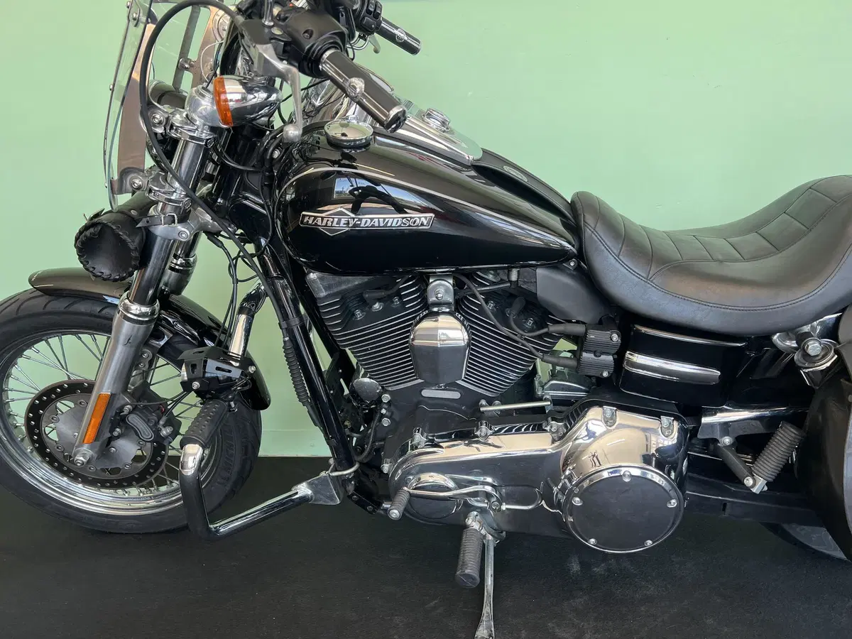 Harley-Davidson 1584 Super Glide Custom (2008 - 13) - FXDC (15)