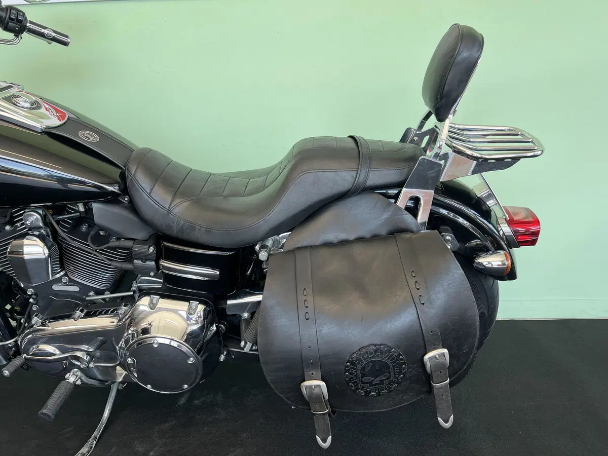 Harley-Davidson 1584 Super Glide Custom (2008 - 13) - FXDC (16)