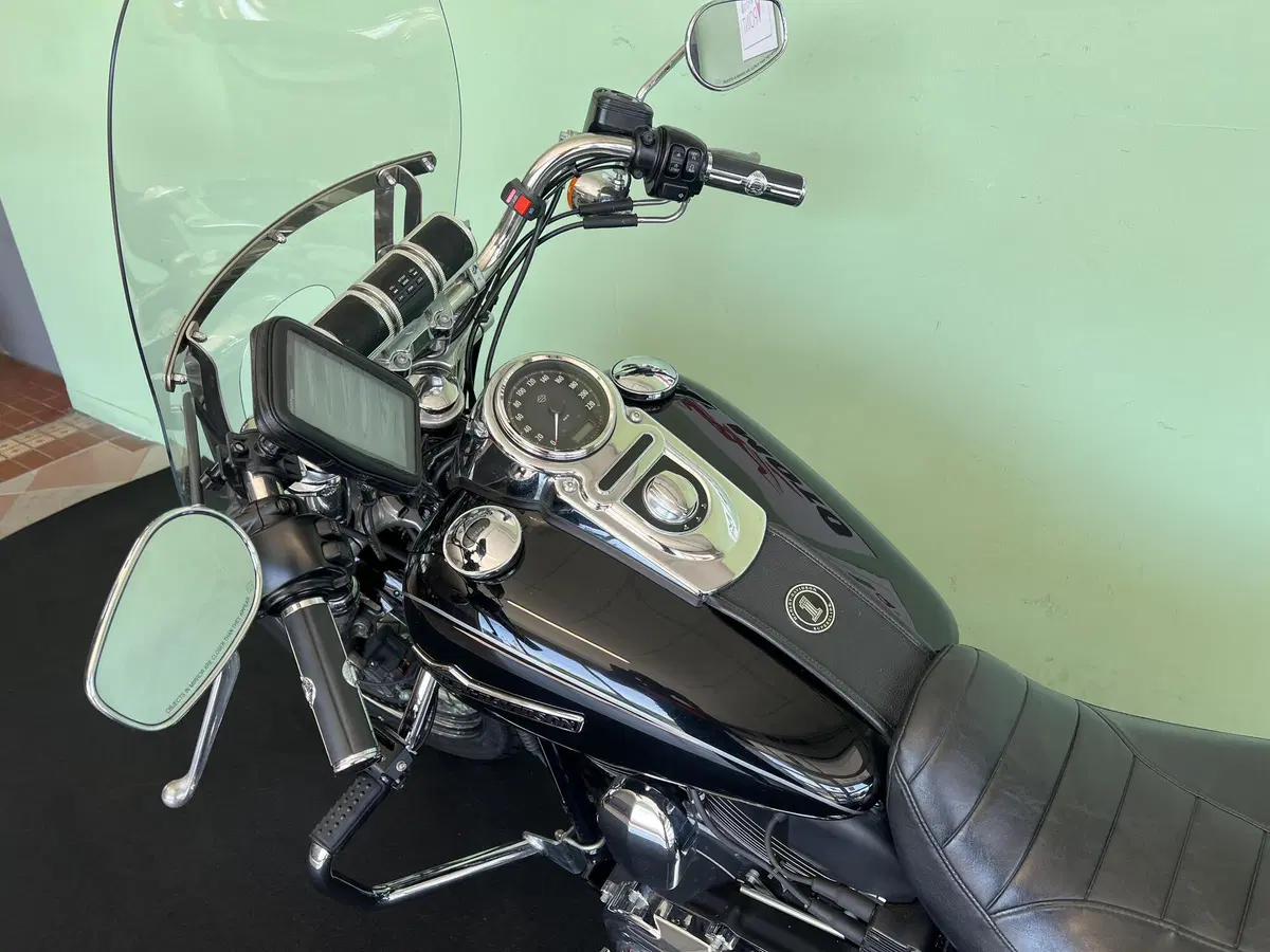 Harley-Davidson 1584 Super Glide Custom (2008 - 13) - FXDC (18)