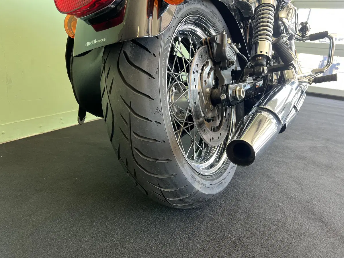 Harley-Davidson 1584 Super Glide Custom (2008 - 13) - FXDC (20)