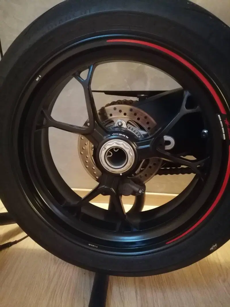 MV Agusta F4 1000 RR (2012 - 15) (7)