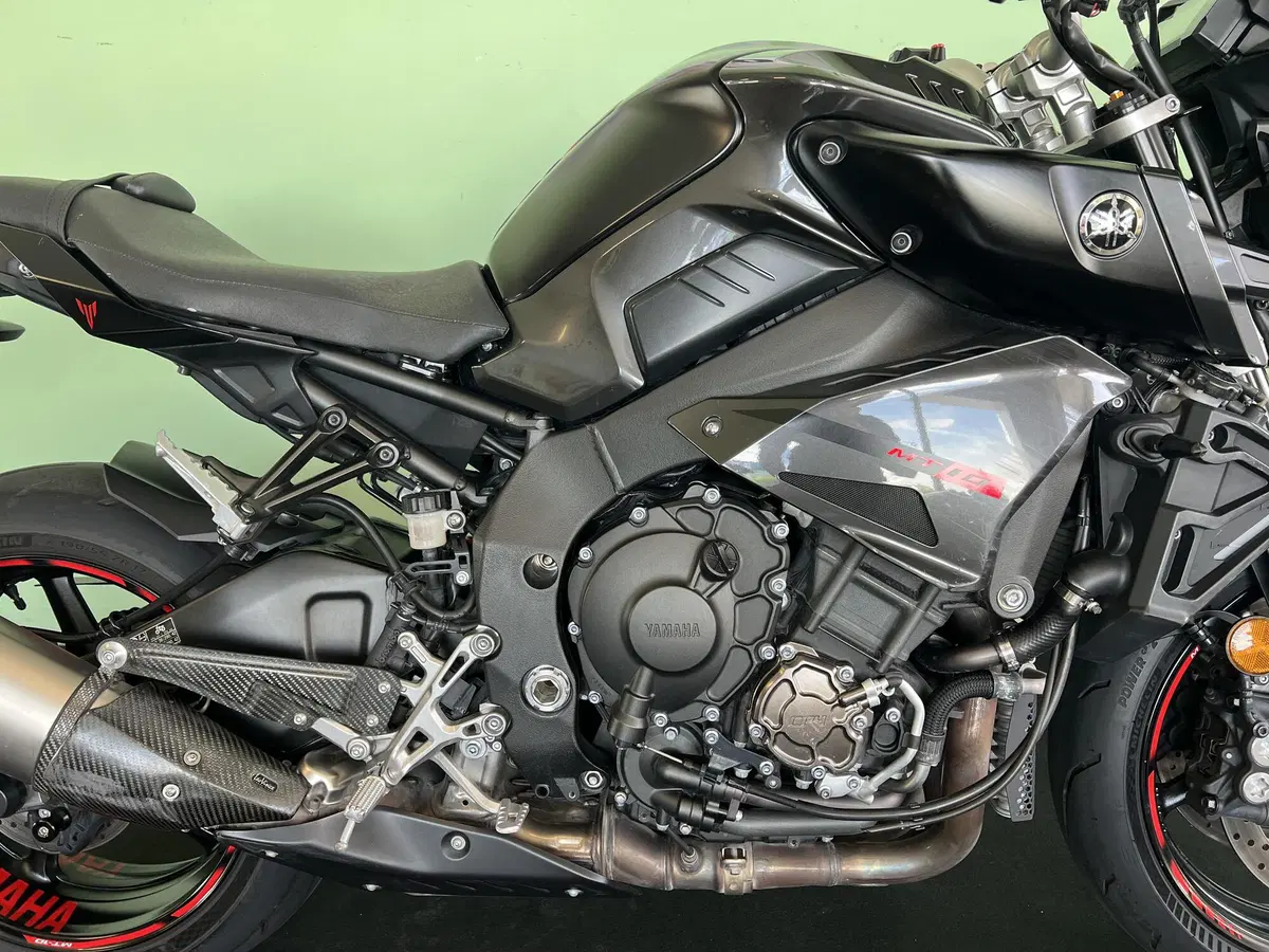 Yamaha MT-10 (2017 - 20) (9)