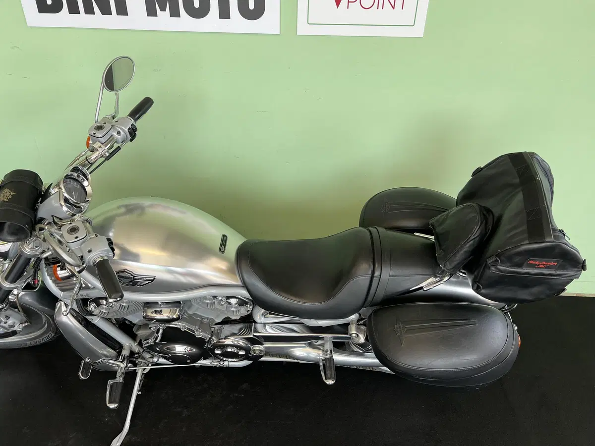 Harley-Davidson 1130 V-Rod (2002 - 05) - VRSCA (17)