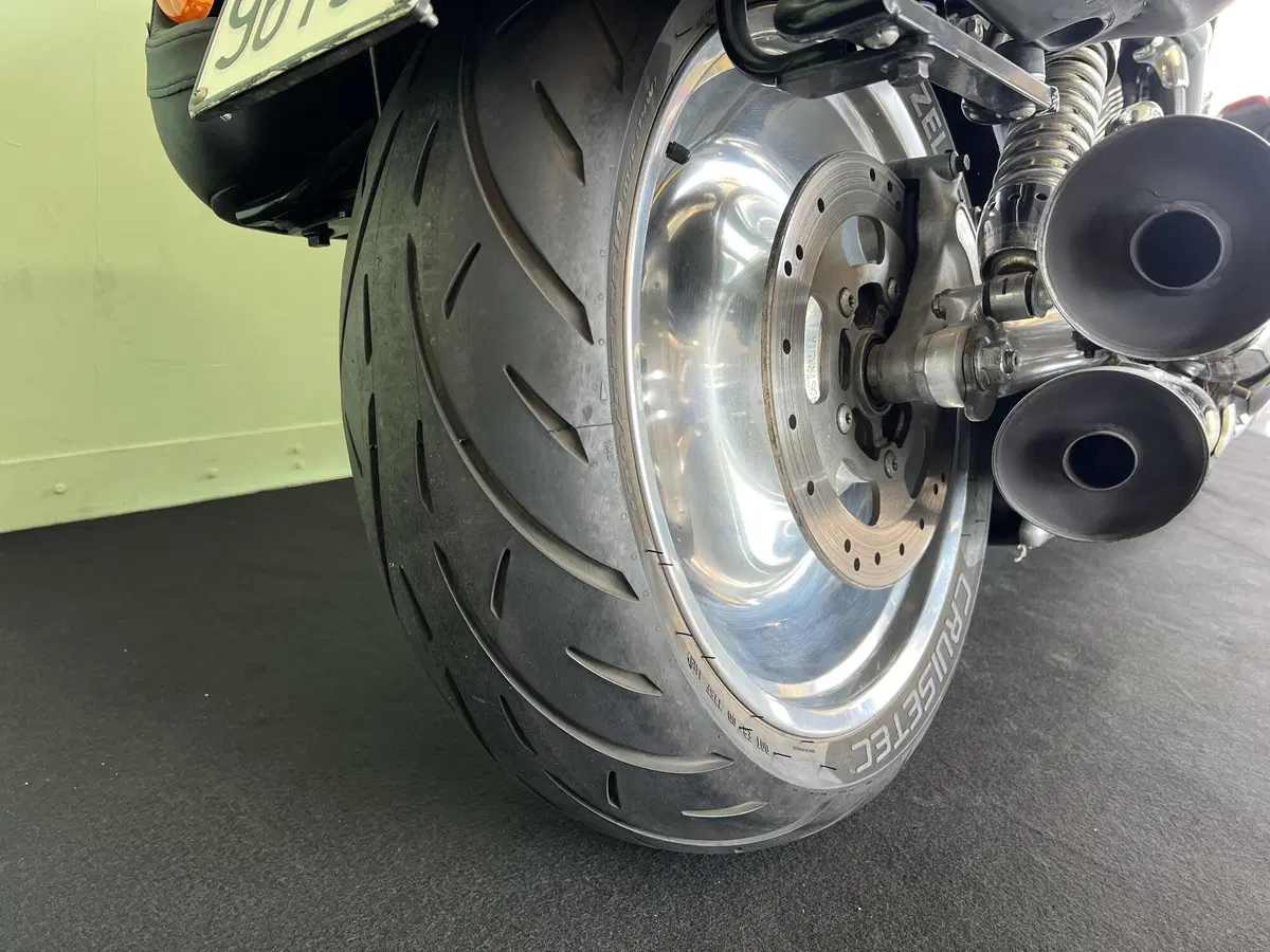 Harley-Davidson 1130 V-Rod (2002 - 05) - VRSCA (20)