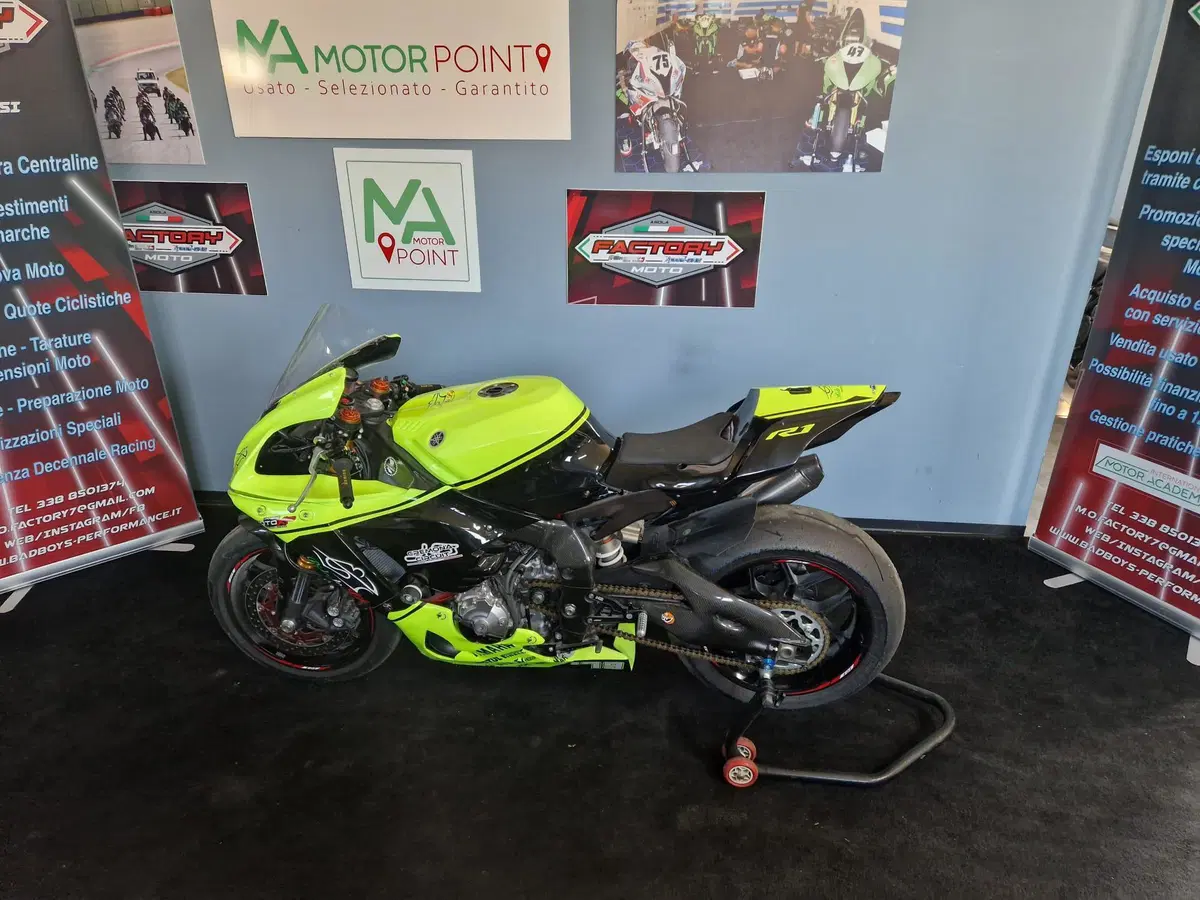 Yamaha YZF R1 (2015 - 16) (10)