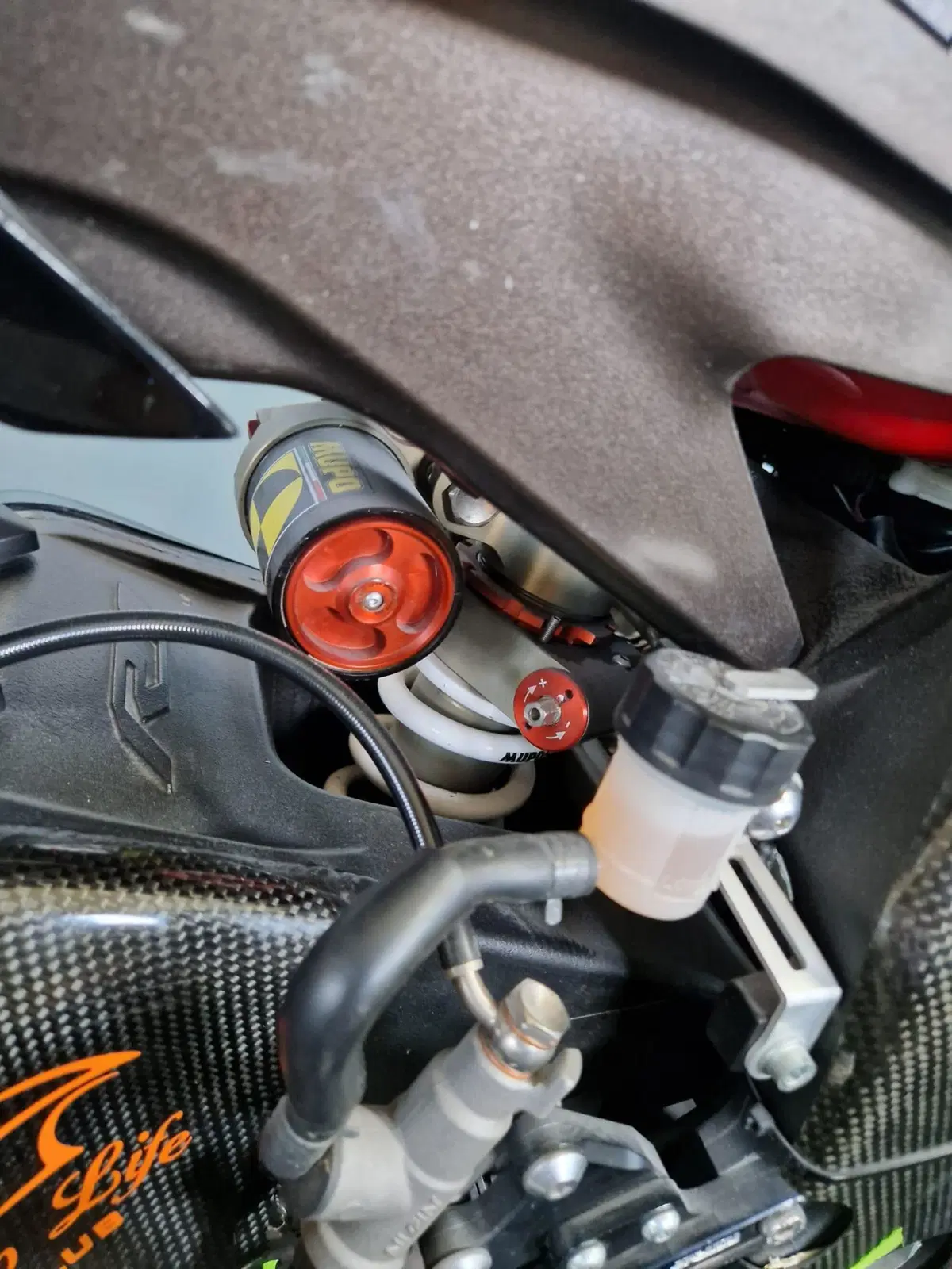 Yamaha YZF R1 (2015 - 16) (14)