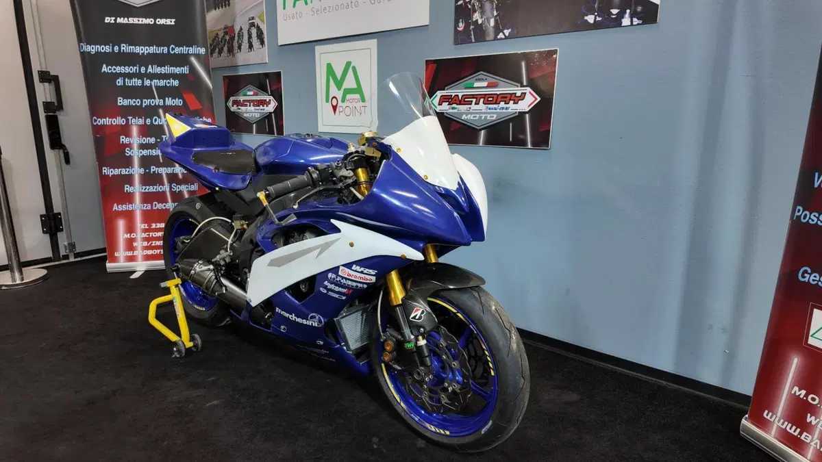 Yamaha YZF R6 (2006 - 07) (8)