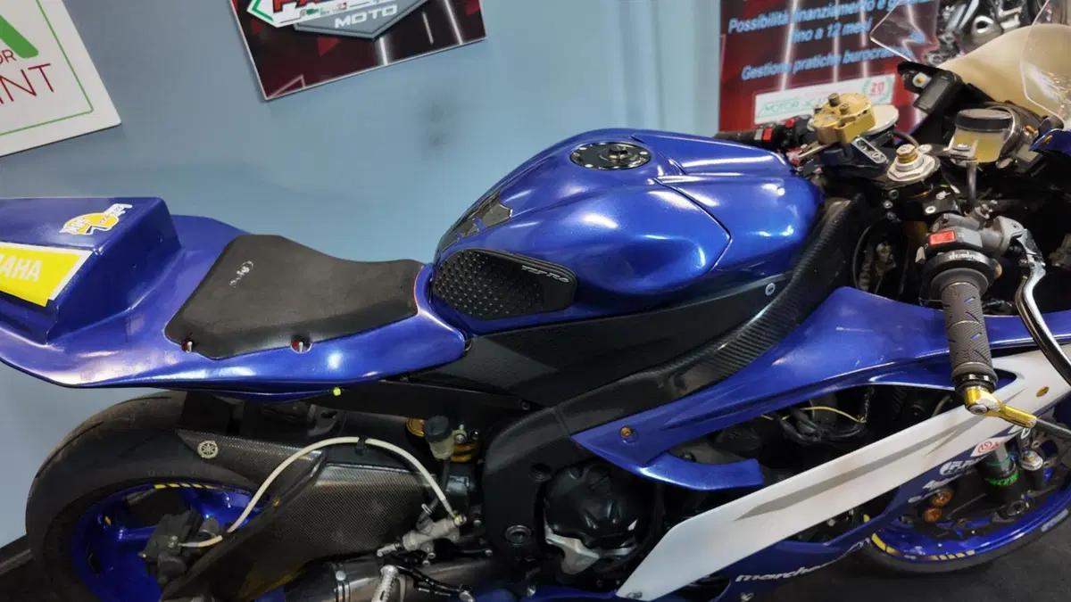 Yamaha YZF R6 (2006 - 07) (9)