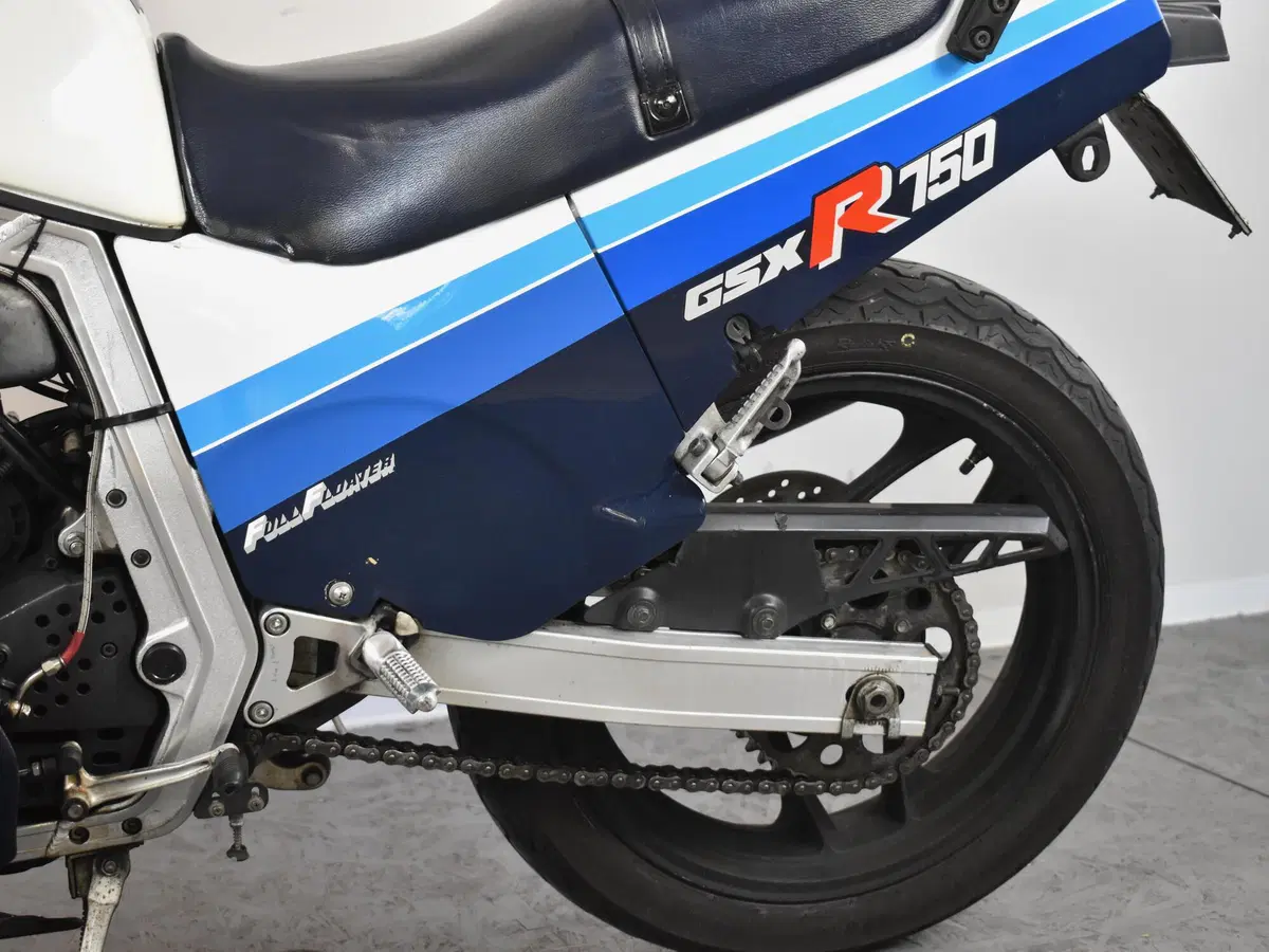 Suzuki GSX R 750 (1988 - 89) (16)