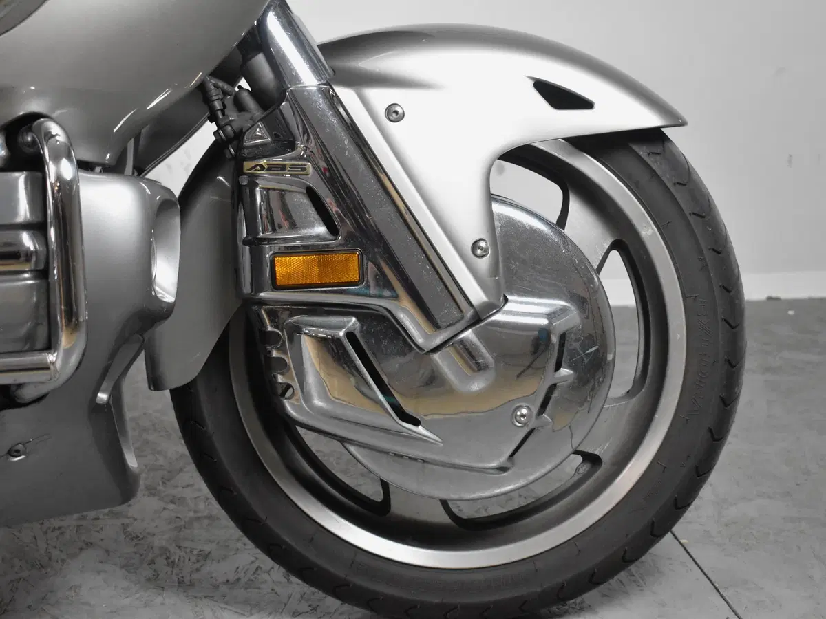 Honda GL 1800 Gold Wing (2000 - 05) (12)