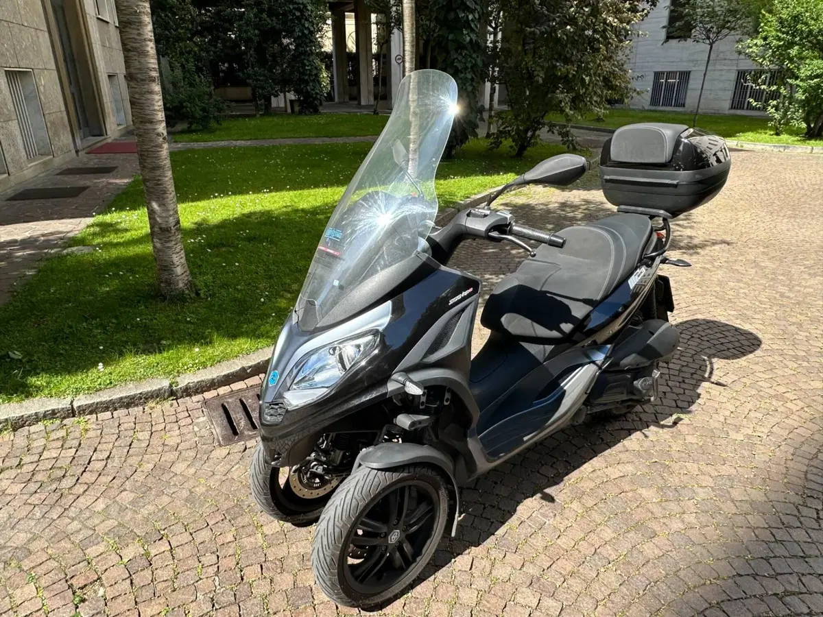 Piaggio Mp3 300 Hpe (2019 - 20) (2)