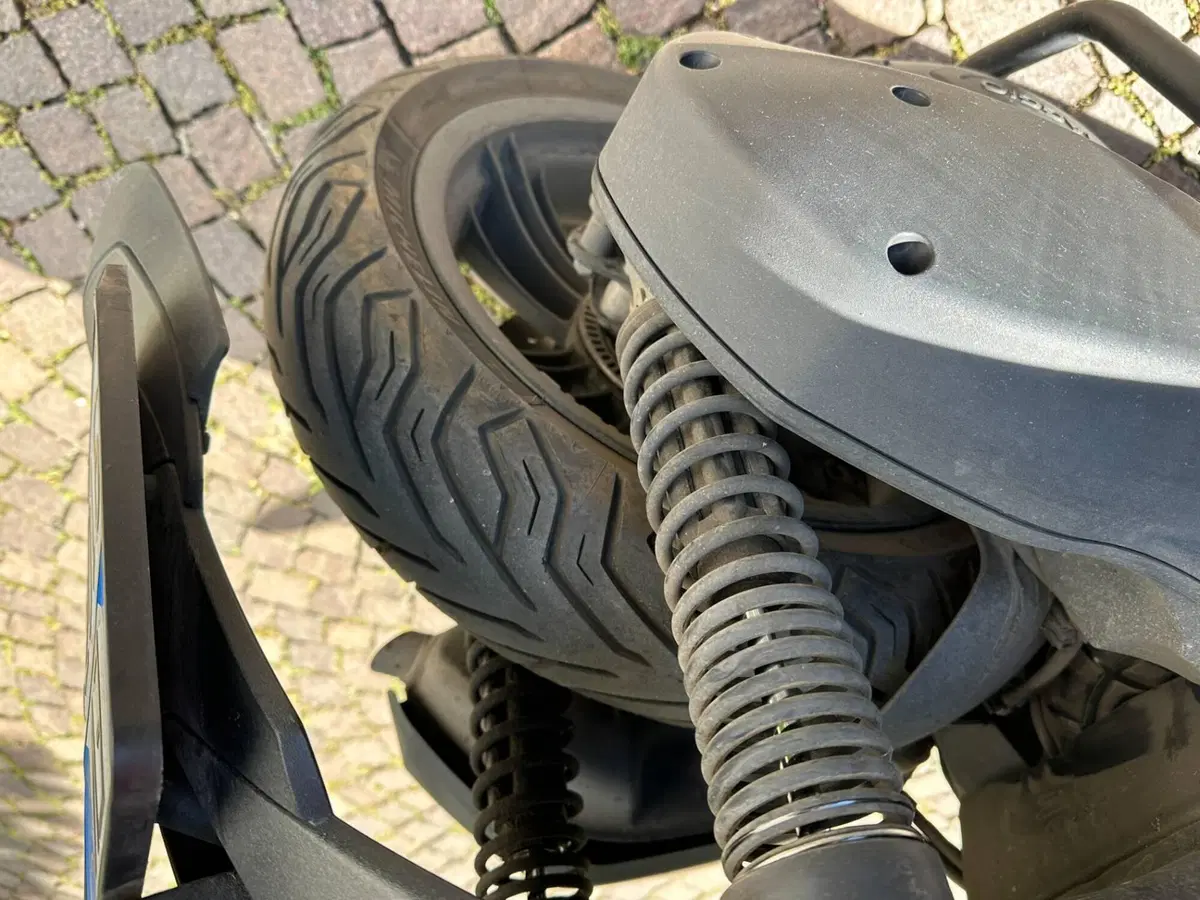 Piaggio Mp3 300 Hpe (2019 - 20) (8)
