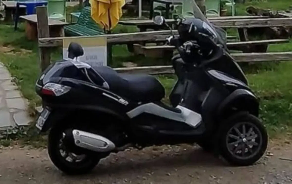 Piaggio MP3 250 i.e. (4)