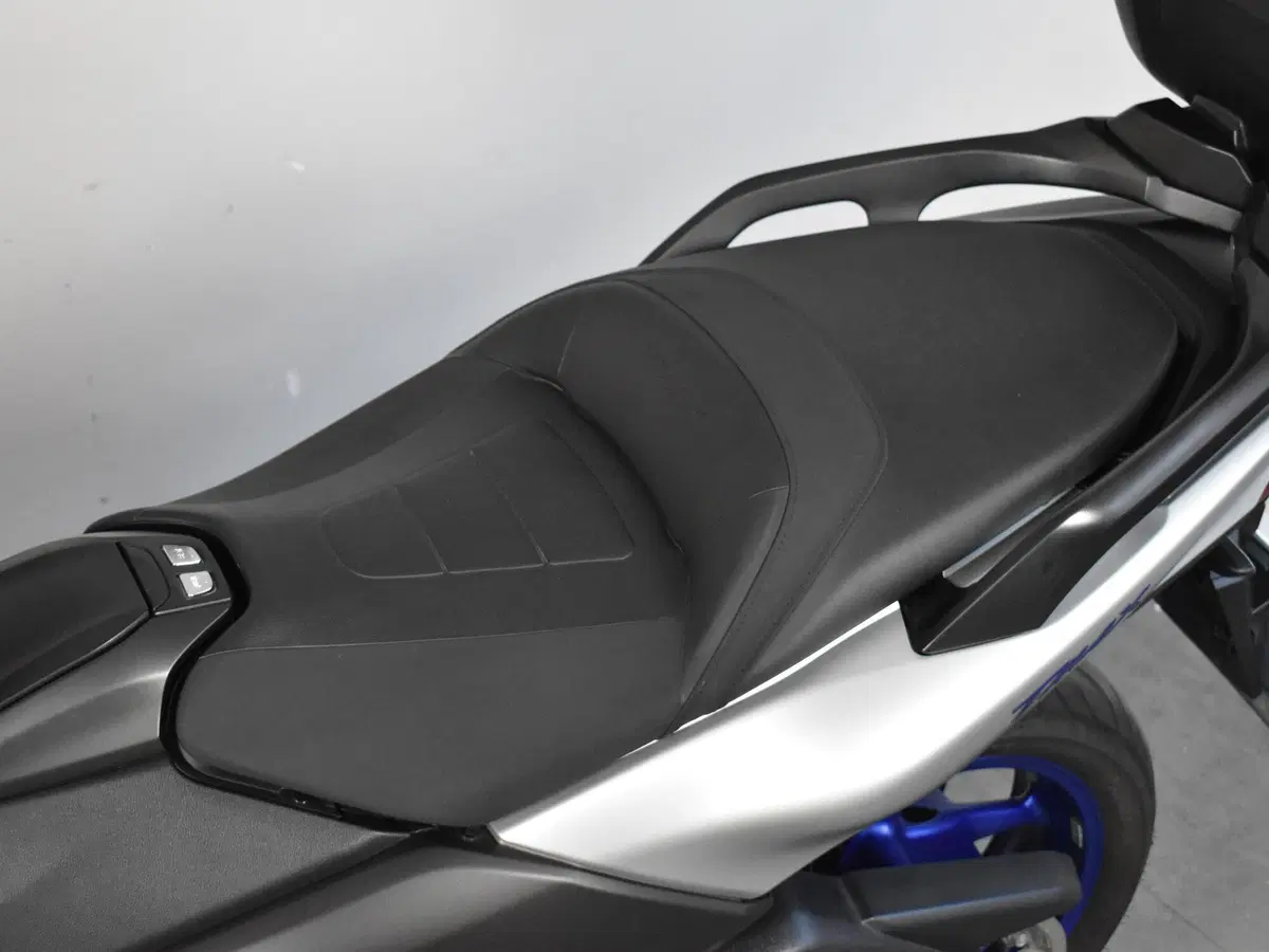 Yamaha T-Max 530 SX Sport Edition (2018 - 19) (14)