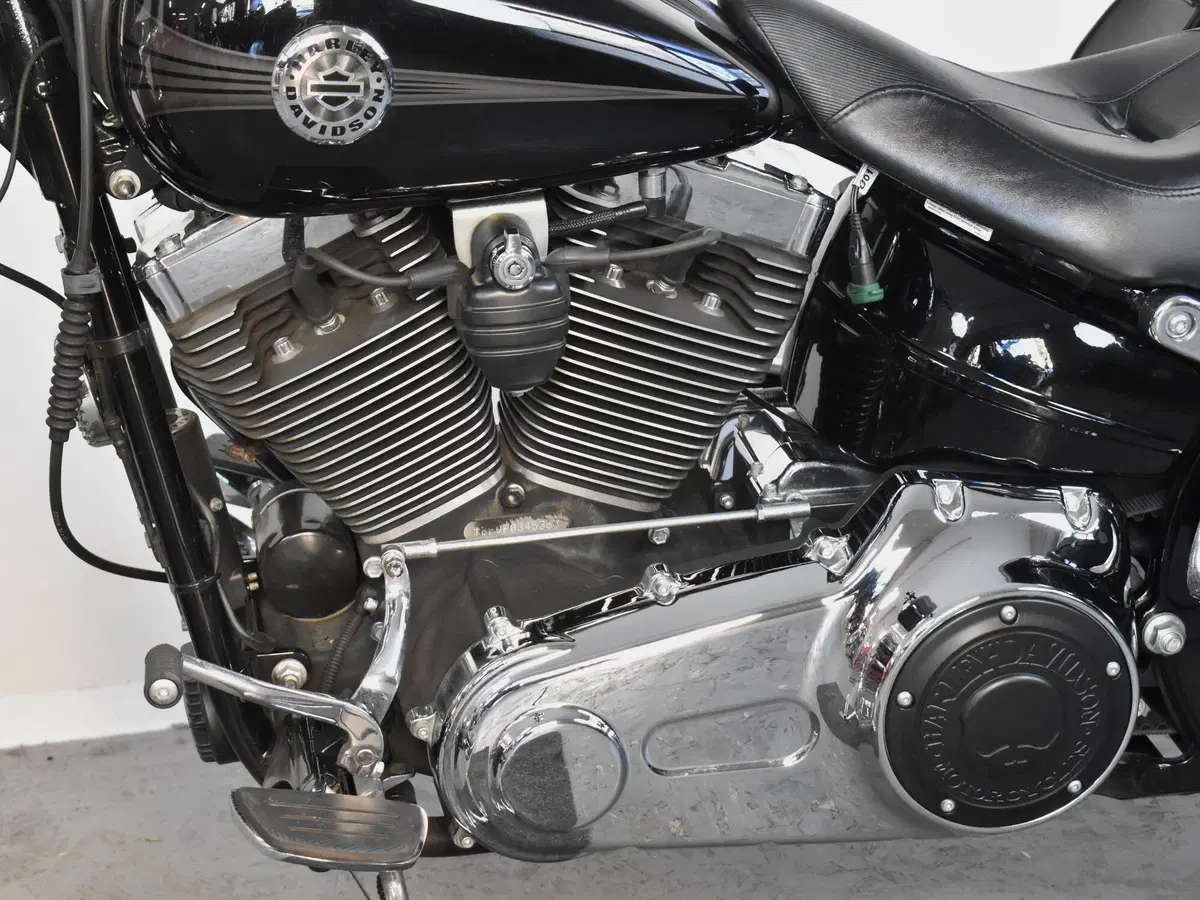 Harley-Davidson 1690 Breakout (2013 - 17) - FXSB (16)