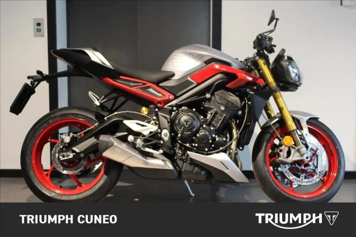 Triumph Street Triple 765 RX (2026)