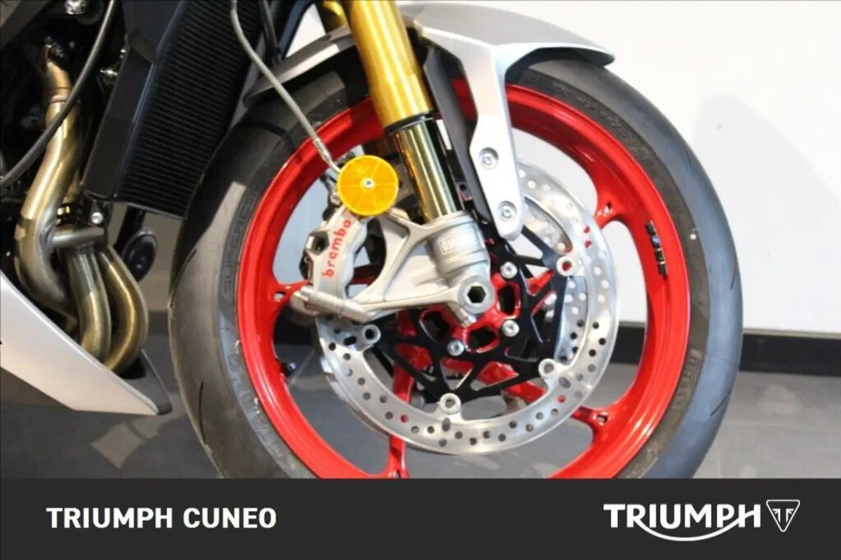 Triumph Street Triple 765 RX (2026) (4)