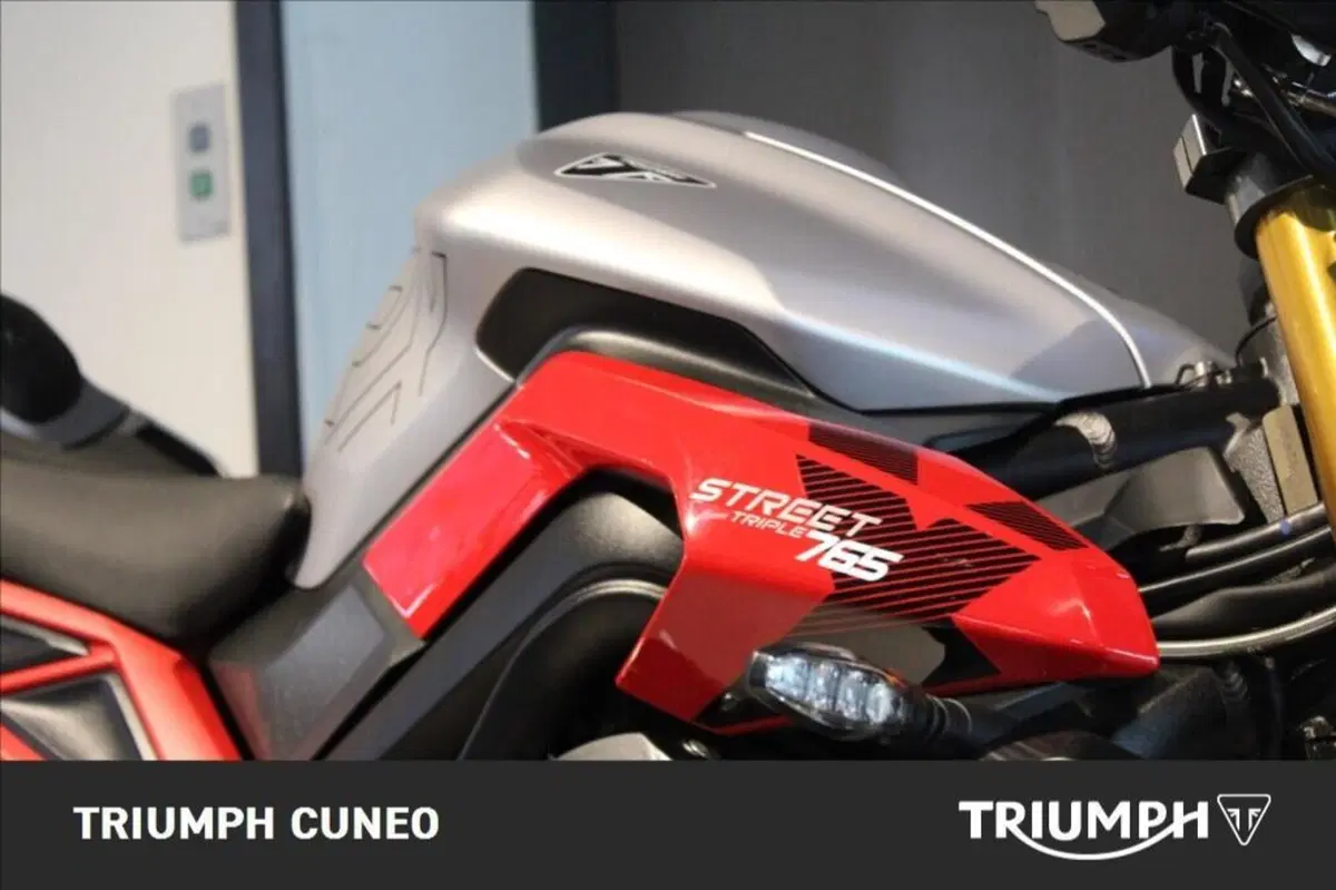 Triumph Street Triple 765 RX (2026) (10)