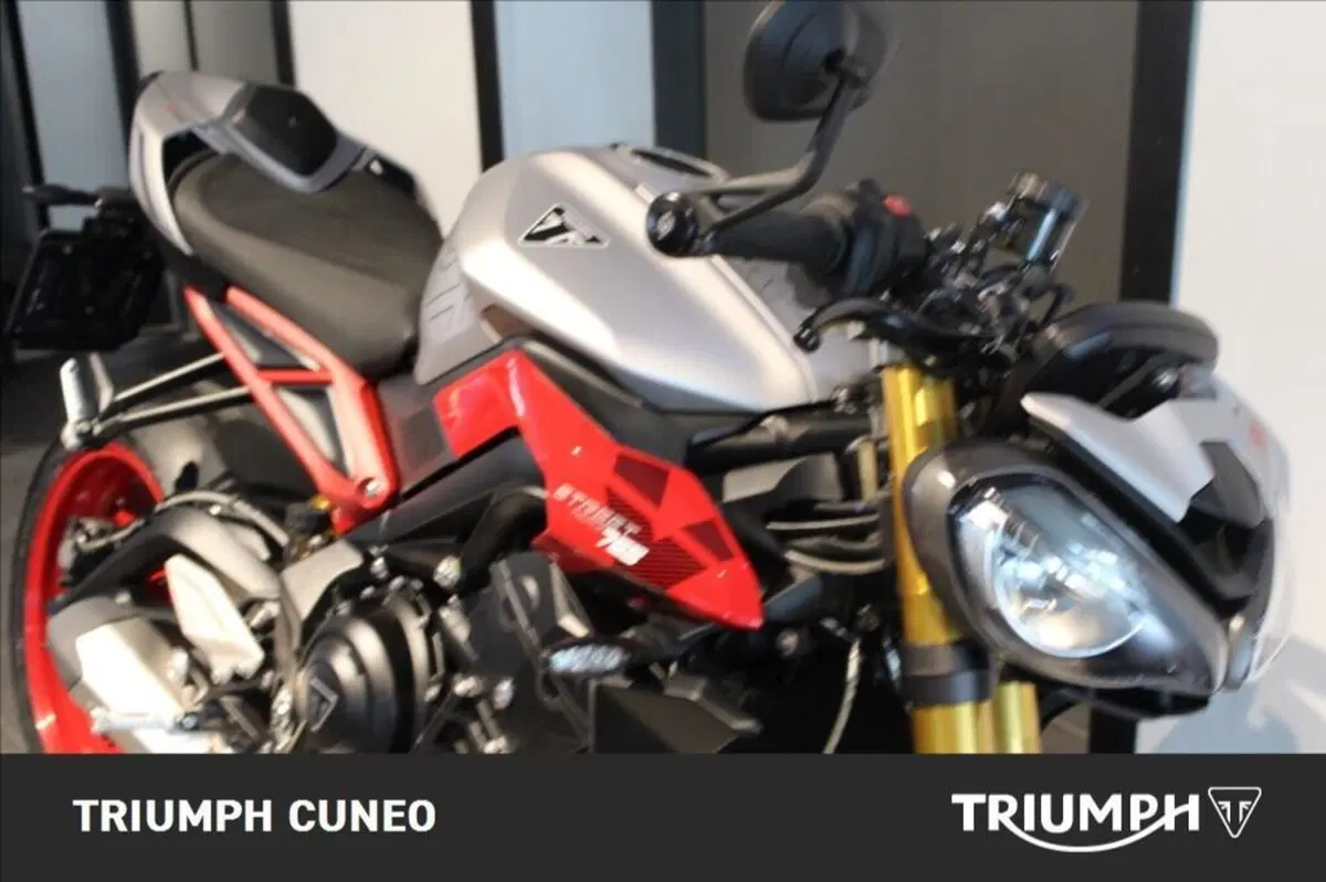 Triumph Street Triple 765 RX (2026) (13)