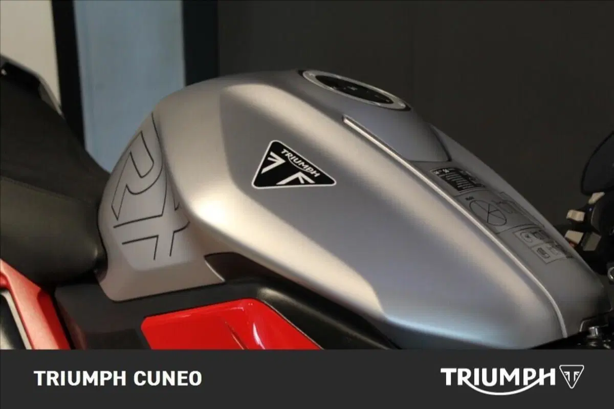 Triumph Street Triple 765 RX (2026) (11)