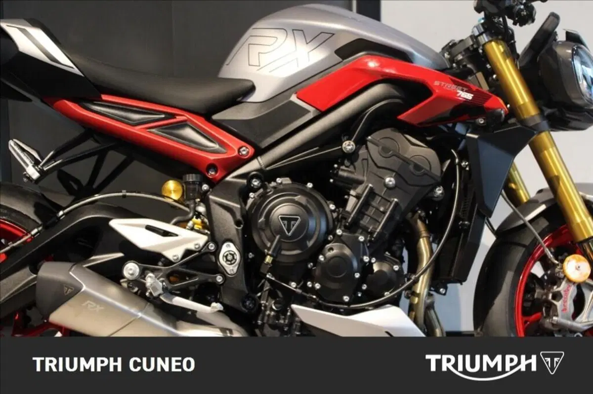 Triumph Street Triple 765 RX (2026) (3)