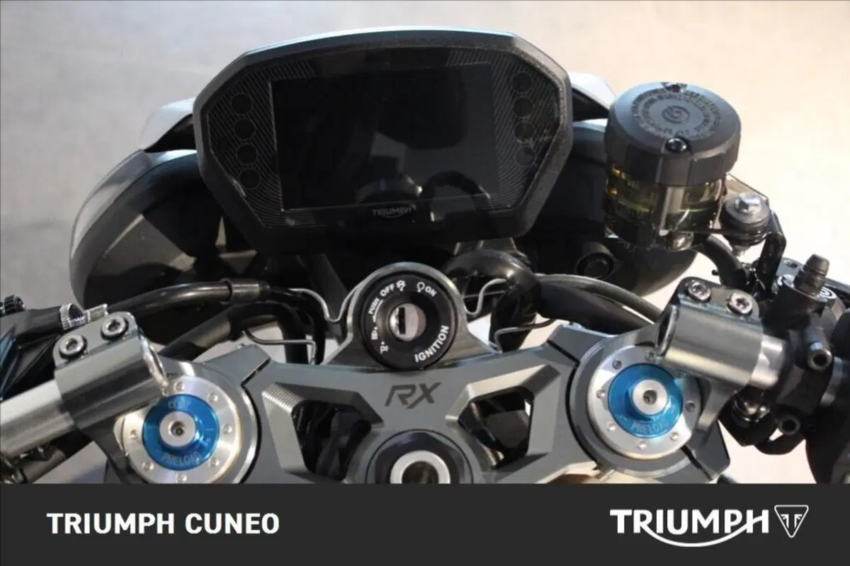 Triumph Street Triple 765 RX (2026) (15)