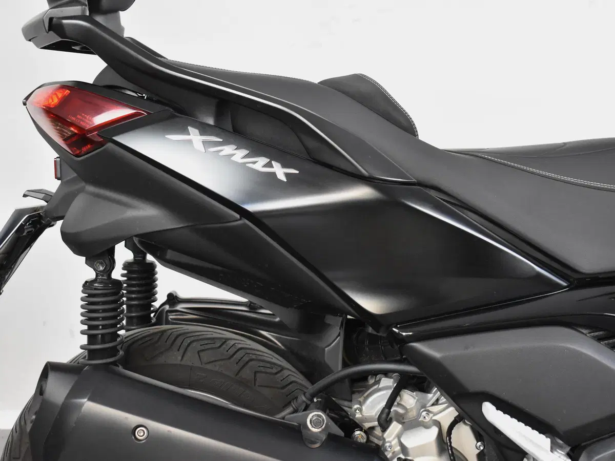 Yamaha X-Max 300 Tech Max (2021 - 24) (10)