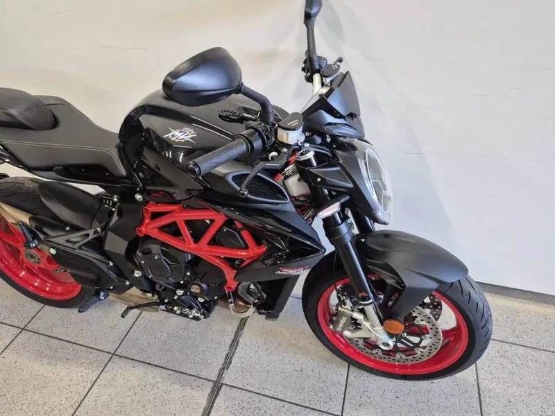 MV Agusta Brutale 800 (2026) (2)